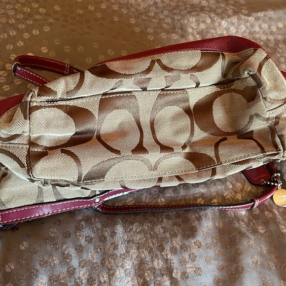 Good condition Coach purse - Picture 6 of 6